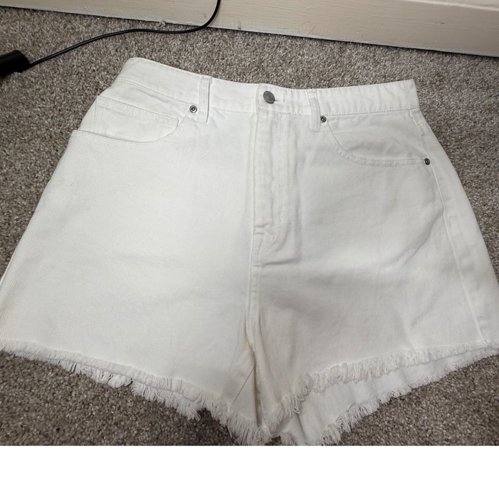 Harper Heritage Francesca's White Denim High Waisted Frayed Hem Shorts 29 NEW